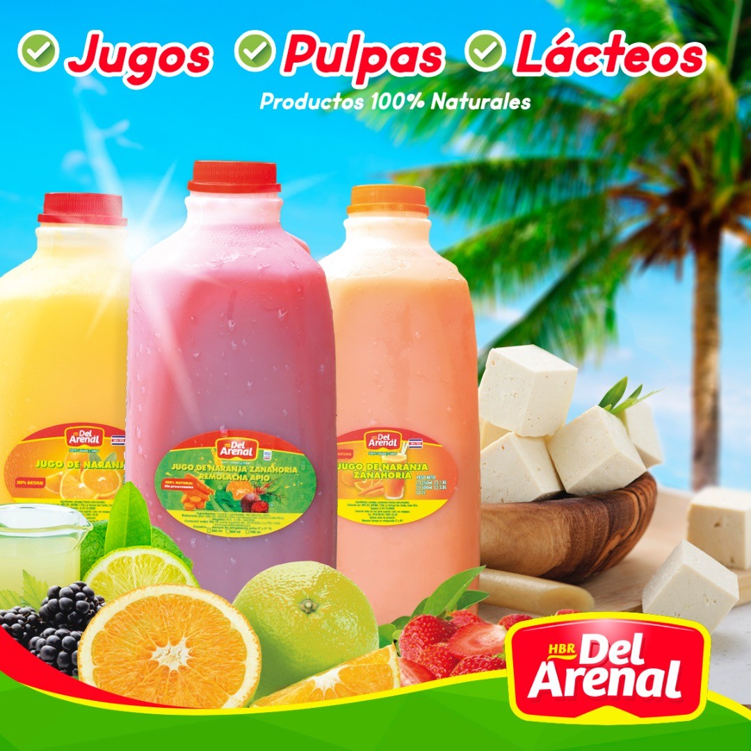 Edificio de dos pisos con sendero de piedra tropical